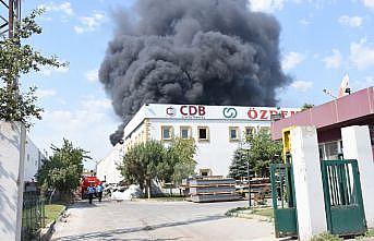 GÜNCELLEME - Tekirdağ'da geri dönüşüm fabrikasında çıkan yangın söndürüldü