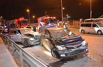 Kağıthane'de meydana gelen trafik kazasında 2 kişi yaralandı