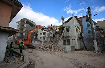 Kocaeli'de çarpık kentleşmenin olduğu mahallede yıkım çalışmalarına başlandı