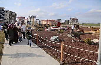 Savaş mağduru çocuklar anneleriyle Edirne'deki çocuk müzesini gezdi