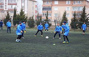 Ukraynalı işitme engelli futbolcular Tekirdağ'da olimpiyatlara hazırlanıyor