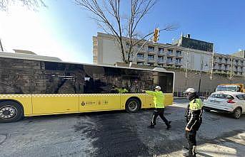 Beşiktaş'ta elektrik hattı onarımı sırasında yol çöktü