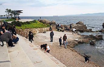 Çanakkale'de sahile inen vatandaşlar Hıdırellez'i kutladı