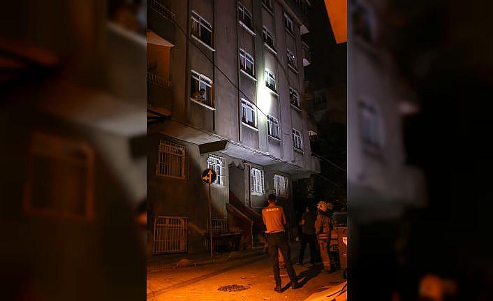 Bağcılar’da ilaçlama yapılan binadaki 16 kişi hastaneye kaldırıldı