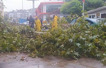 Bursa'da sağanak hayatı olumsuz etkiledi