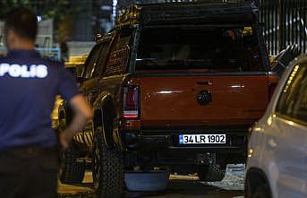 Küçükçekmece'de park halindeki kamyonet kurşunlandı