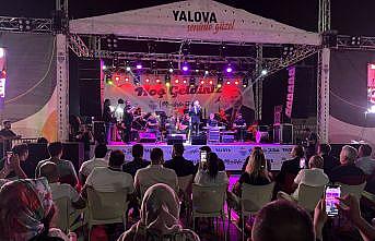 Yalova'da sanatçı Mustafa Yıldızdoğan konser verdi