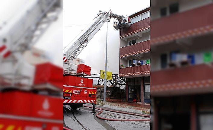 Ataşehir'de marangozhane deposunda çıkan yangın söndürüldü