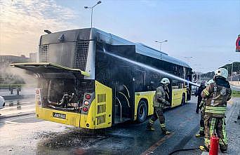 Sarıyer'de İETT otobüsünün motor kısmında çıkan yangın söndürüldü