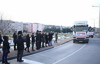 Çanakkale Belediyesinden deprem bölgesine 4 kamyon yardım malzemesi gönderildi