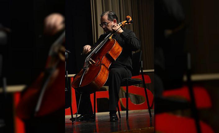 Bursa'da 3. Uluslararası Müziğin Yıldızları Buluşması“nda depremzedeler yararına konser verildi