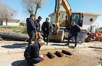 Gelibolu'da kanalizasyon kazısında patlamamış top mermileri bulundu