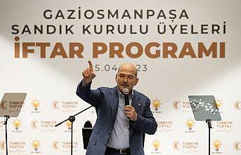 İçişleri Bakanı Soylu, Gaziosmanpaşa'daki iftarda partililerle bir araya geldi