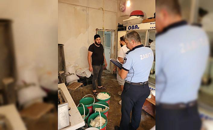 Bursa'da ruhsatsız işletilen peynir imalathanesi mühürlendi