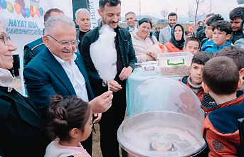 Başkan Büyükkılıç, Yetim çocukların coşkusuna ortak oldu