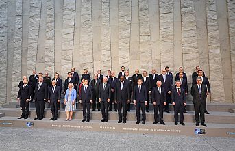 NATO'da geleneksel aile fotoğrafı