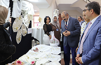 Yıldırım Halk Eğitim Merkezi Müdürlüğü tarafından Yıl Sonu Sergisi düzenlendi.