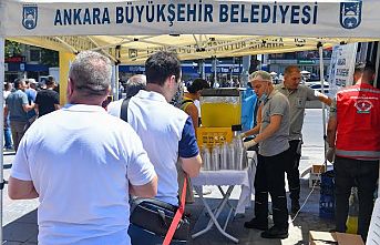 ANKARA BÜYÜKŞEHİR BELEDİYESİNDEN ÜCRETSİZ SOĞUK LİMONATA İKRAMI