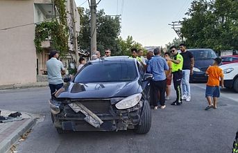 Bursa'da aynı kavşak üzerinde art arta trafik kazaları!