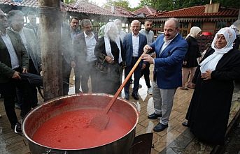 Mustafa Varank salça kazanı başına geçti