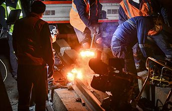 ANKARA METROSU'NDA AŞINAN RAYLAR YENİLENİYOR