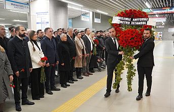 SAAT DOKUZU BEŞ GEÇE İSTANBUL METROSU