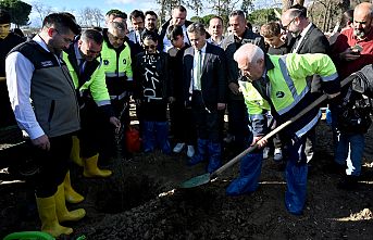 Büyükşehir’le toprak bereketleniyor, çiftçi kazanıyor