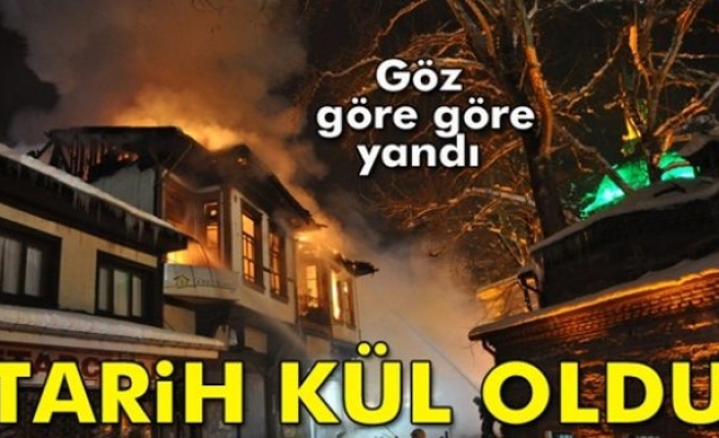 185 yıllık tarihi binalar küle döndü