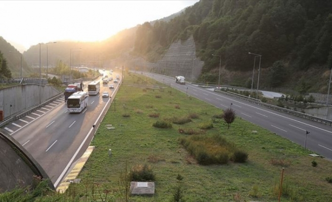 Anadolu Otoyolu Bolu Dağı geçidinde trafik rahatladı