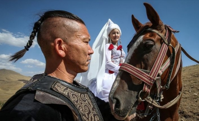 Kırgız kültürü ekmek kapıları oldu