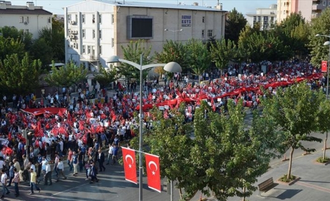 Batman'da teröre lanet yürüyüşü