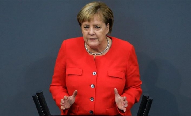 Merkel'den 'iki devletli çözüm' vurgusu