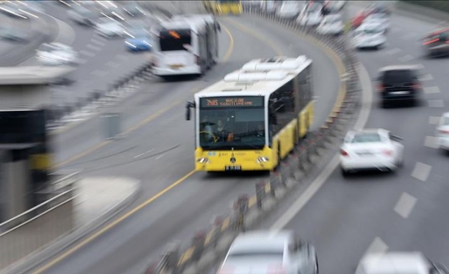 Metrobüsle yaklaşık 284 milyon kişi yolculuk yaptı