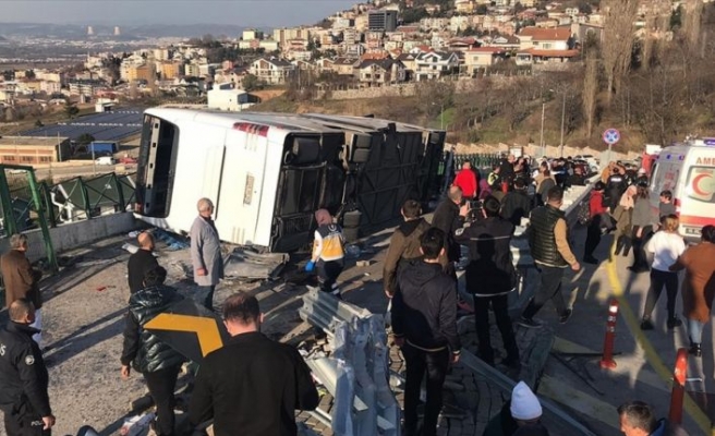 Bursa'da otobüs devrildi