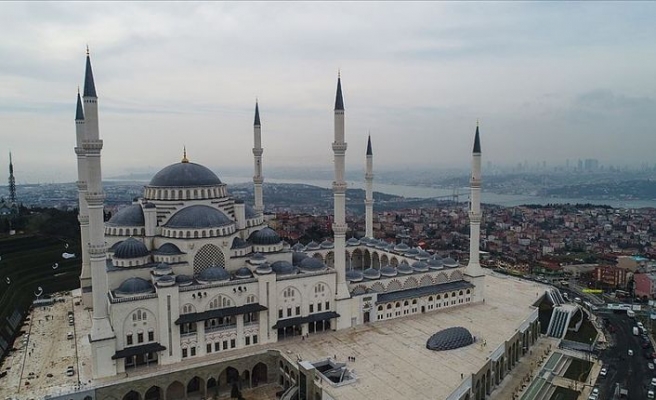 Çamlıca Camisi'nde ilk ezan okundu