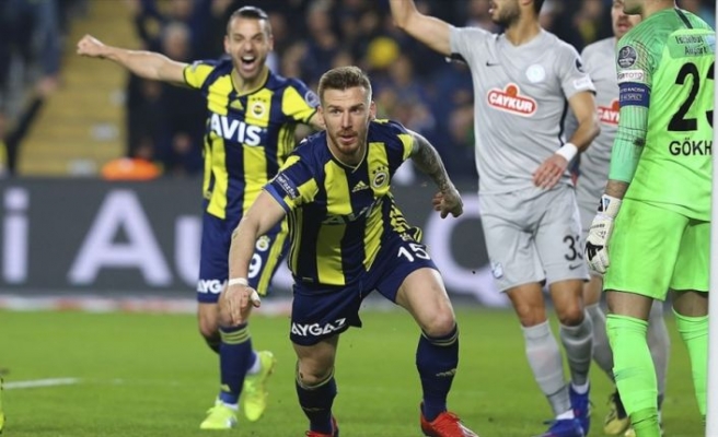 Fenerbahçe yenileriyle gülüyor