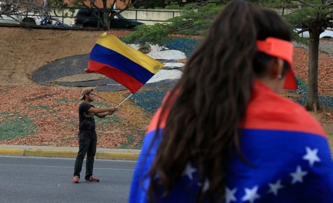 Venezuela'da taraflar yeniden sokağa çıkacak