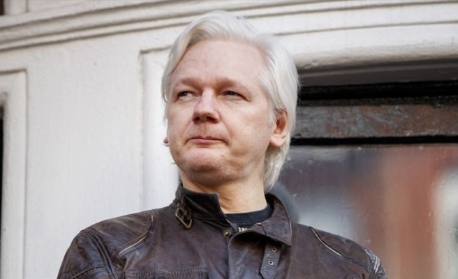 Wikileaks'in kurucusu Assange gözaltına alındı