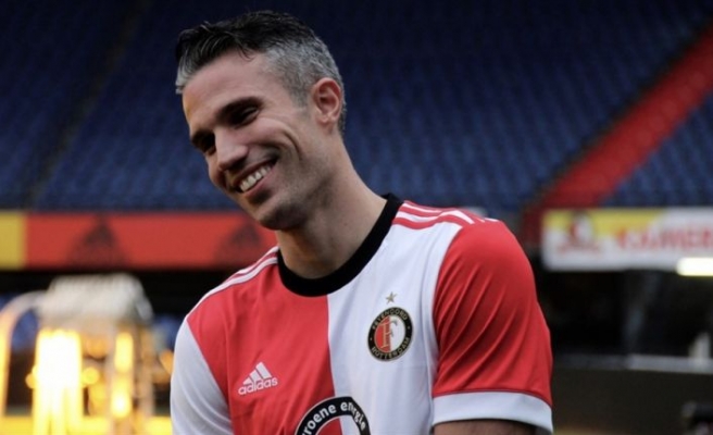 Van Persie futbola veda etti