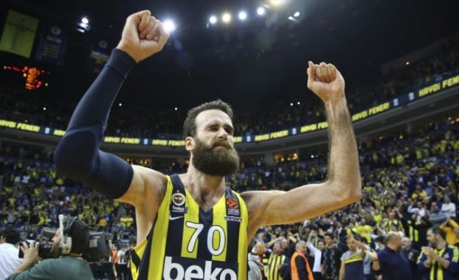 Fenerbahçe, Datome'nin sözleşmesini uzattı