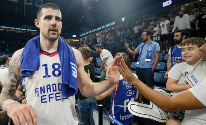 Anadolu Efes'te Moerman ameliyat edildi