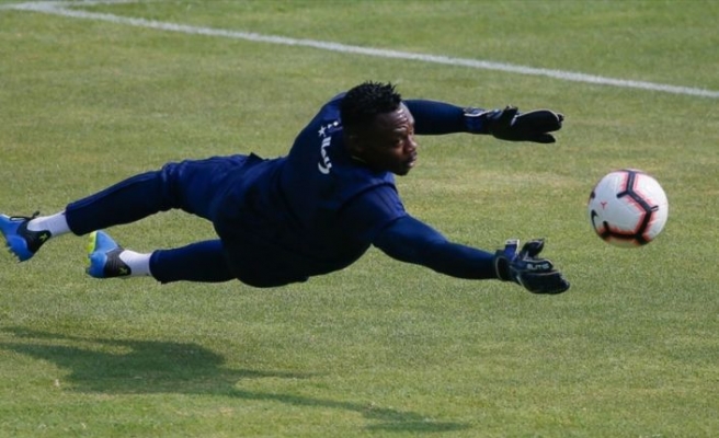 Fenerbahçe Kameni ile yollarını ayırdı