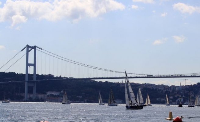 İstanbul Boğazı'nda yelken şöleni