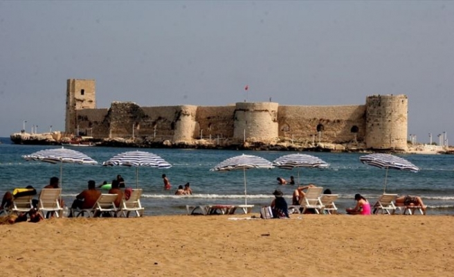 Kızkalesi'nde turizmcilerin yüzü güldü