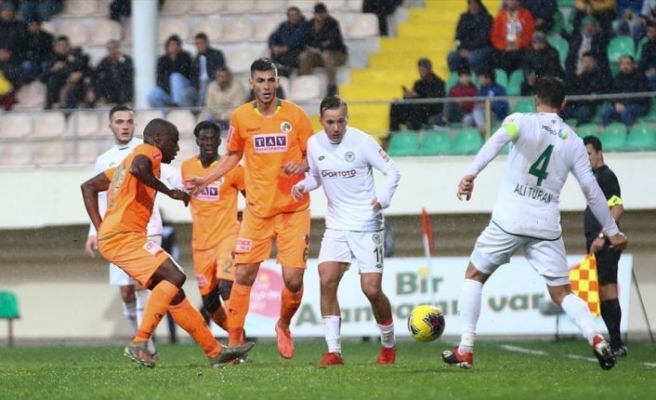 Alanyaspor son dakikada güldü