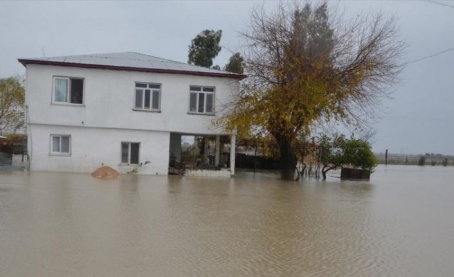 Bakanlıktan Adana'da selden etkilenenlere destek