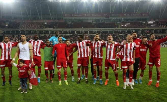 Sivasspor zirveyi sevdi