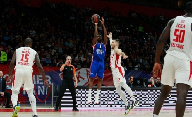 Anadolu Efes Sırbistan'da da galip