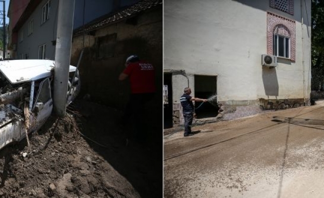 Bursa'daki selin izleri siliniyor