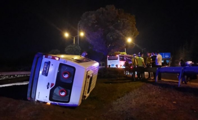 Kocaeli'de minibüs devrildi: 6 yaralı